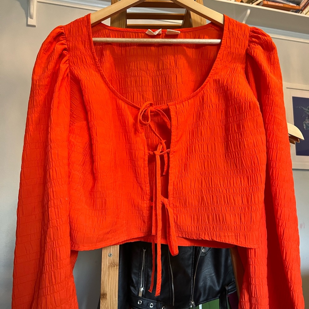 Levis orange top